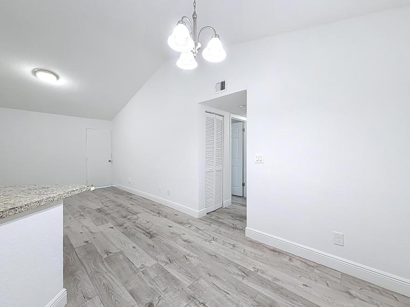  Condo & Townhome Photos