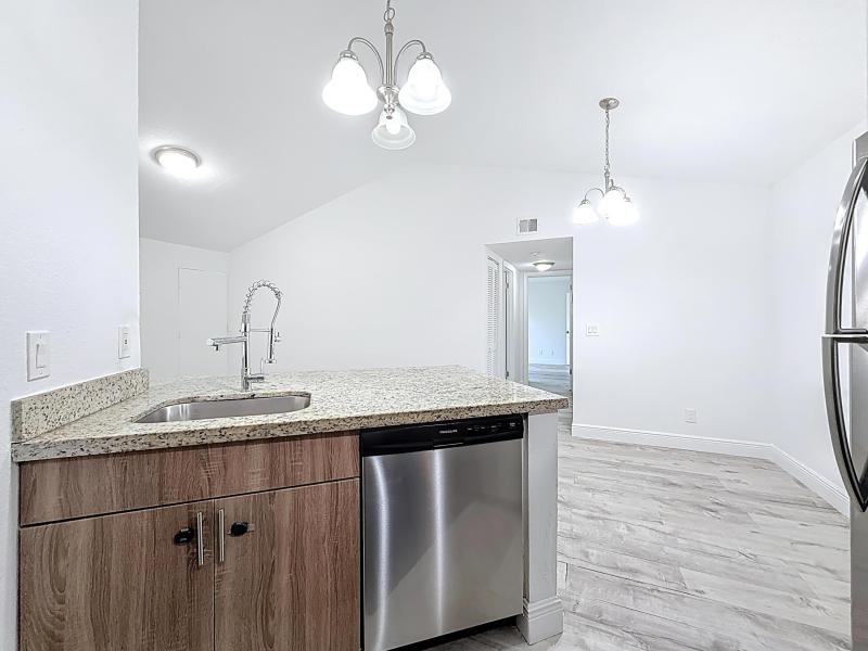  Condo & Townhome Photos