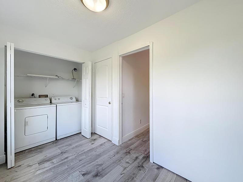 Condo & Townhome Photos