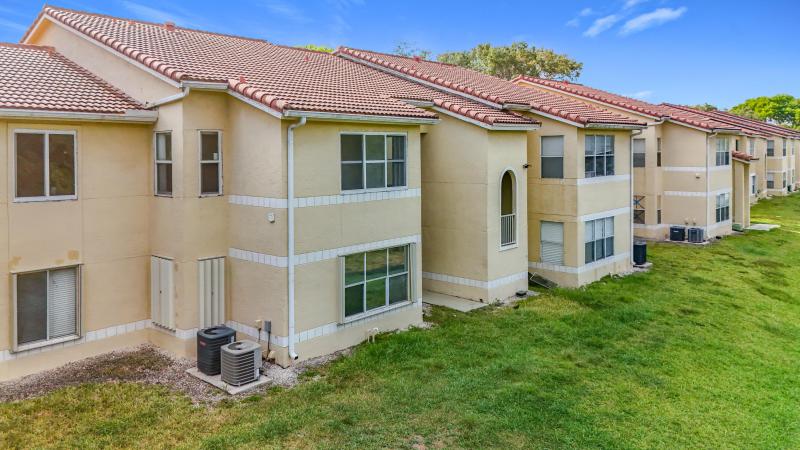  Condo & Townhome Photos