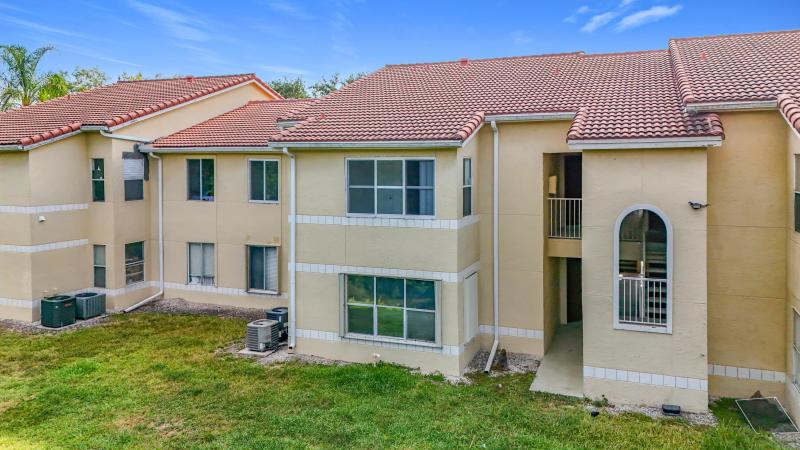  Condo & Townhome Photos