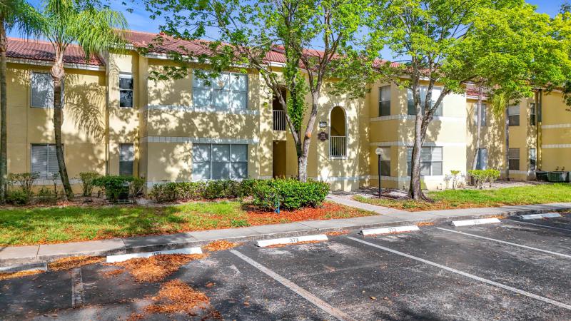  Condo & Townhome Photos