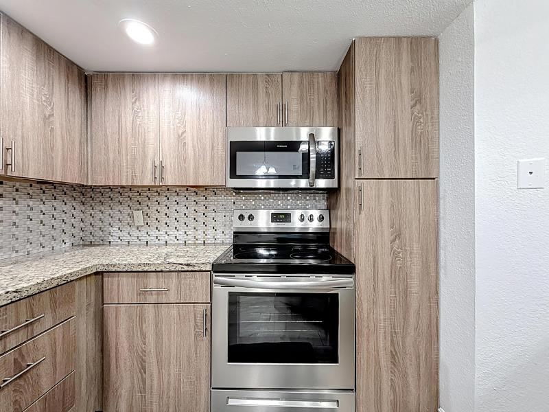  Condo & Townhome Photos