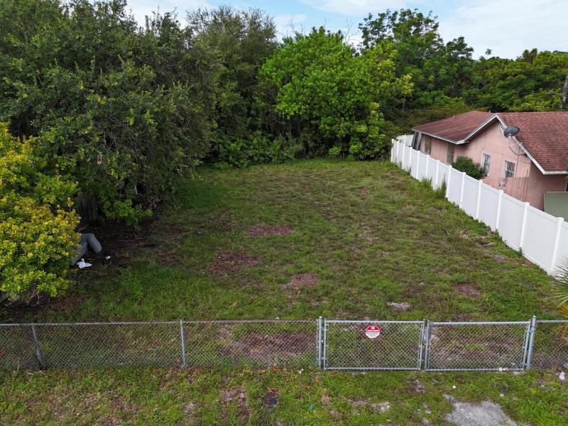  Commercial & Industrial Land Images 