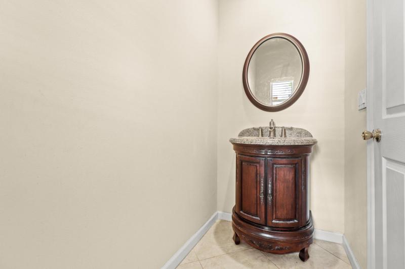  Condo & Townhome Photos