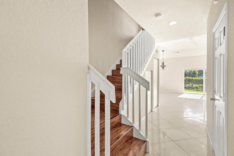  Condo & Townhome Photos