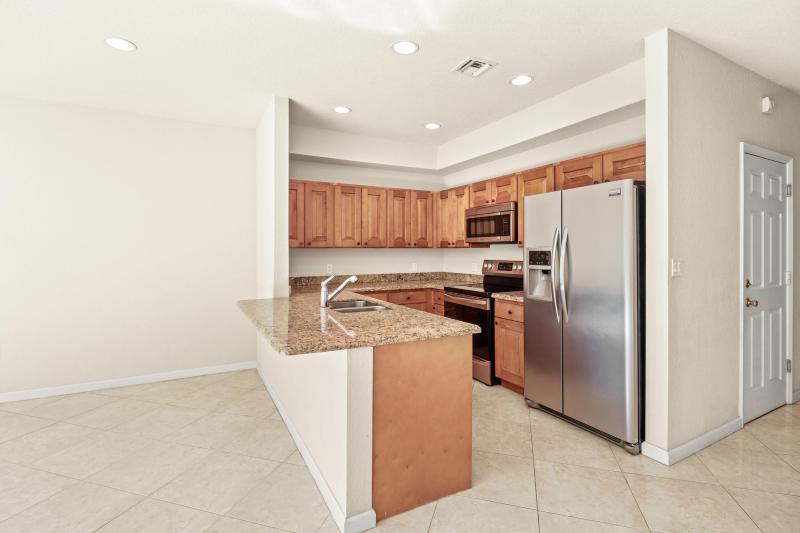  Condo & Townhome Photos
