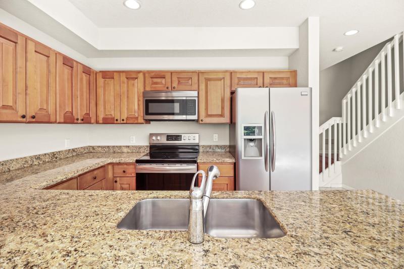  Condo & Townhome Photos