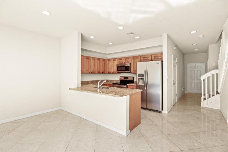  Condo & Townhome Photos