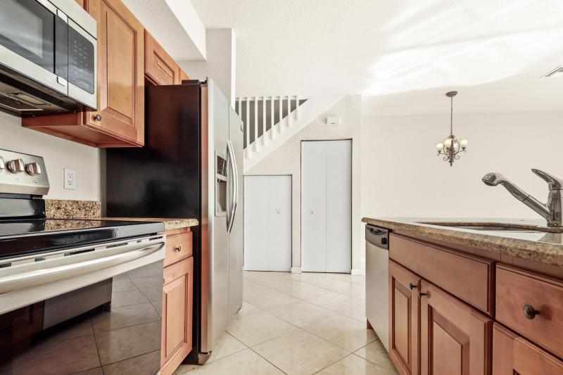  Condo & Townhome Photos