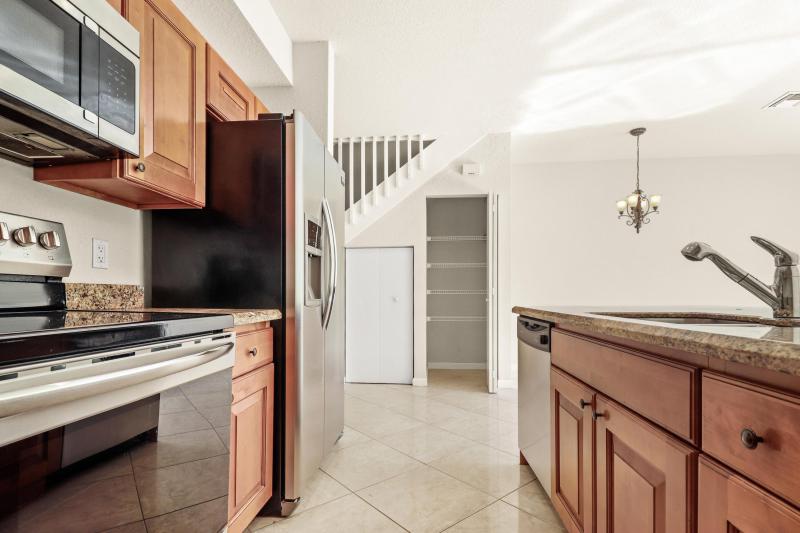  Condo & Townhome Photos