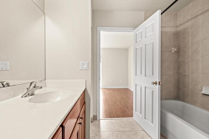  Condo & Townhome Photos