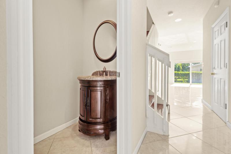  Condo & Townhome Photos