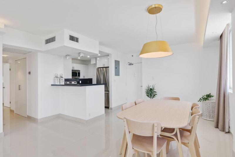  Condo & Townhome Photos