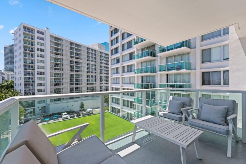  Condo & Townhome Photos