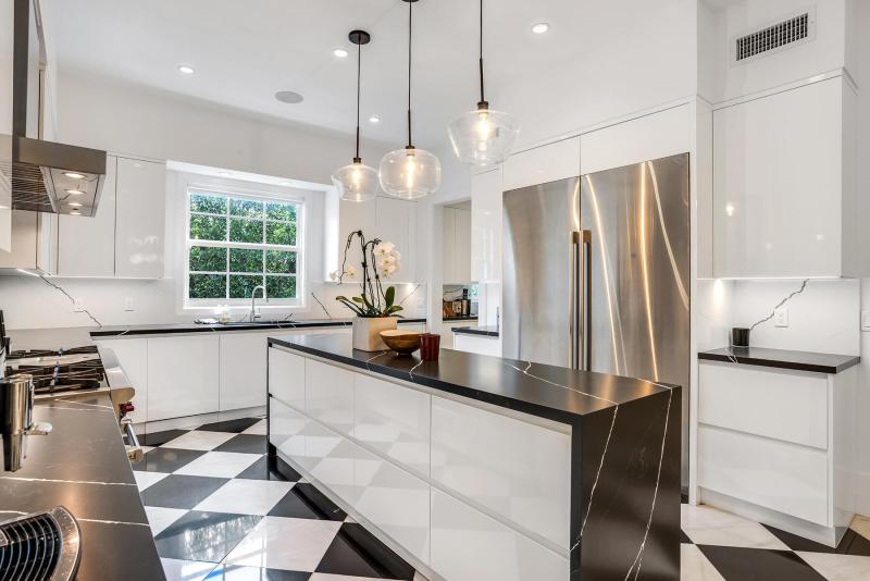  Single Family Homes Photo 12:  Palm Beach,  FL 33480