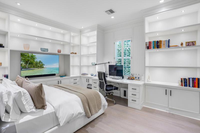  Single Family Homes Photo 25:  Palm Beach,  FL 33480