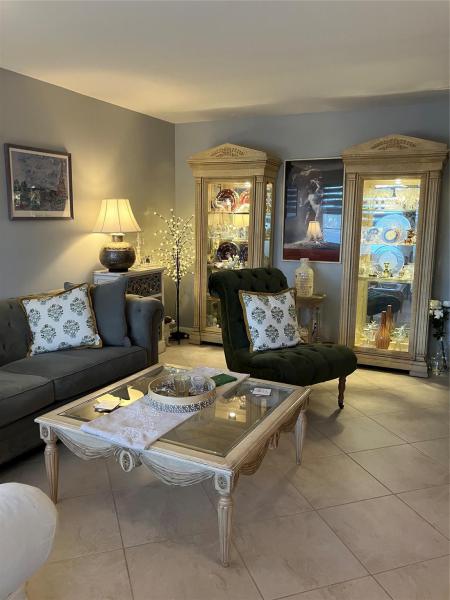  Condo & Townhome Photos