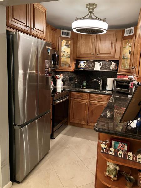  Condo & Townhome Photos
