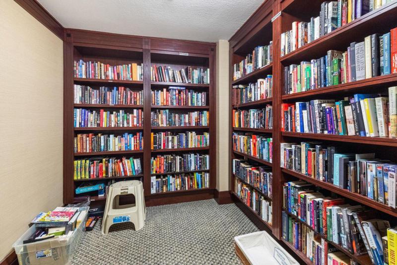  Condo & Townhome Photos