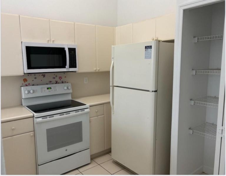 Condo & Townhome Photos
