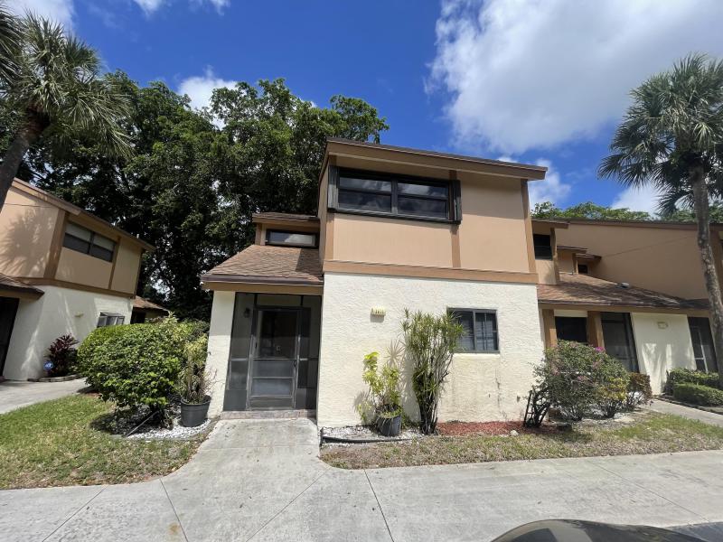  Condo & Townhome Photos