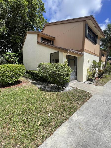  Condo & Townhome Photos