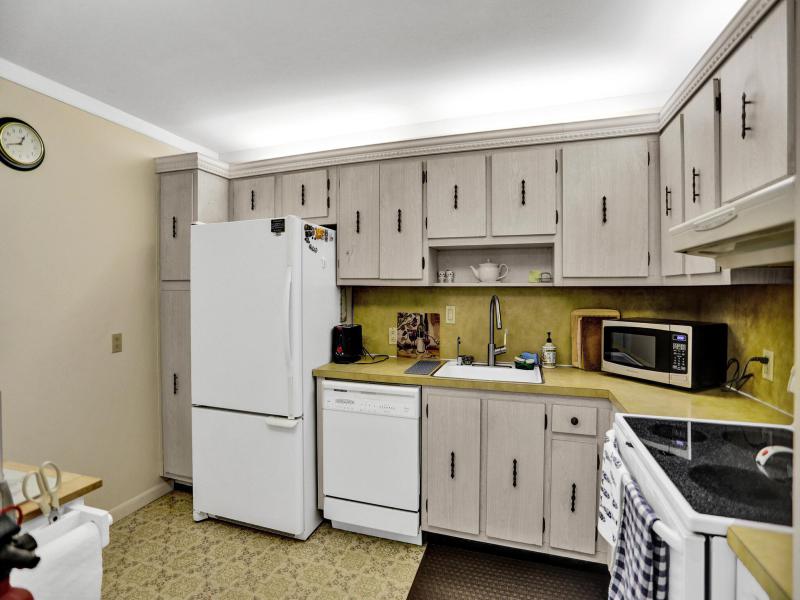  Condo & Townhome Photos