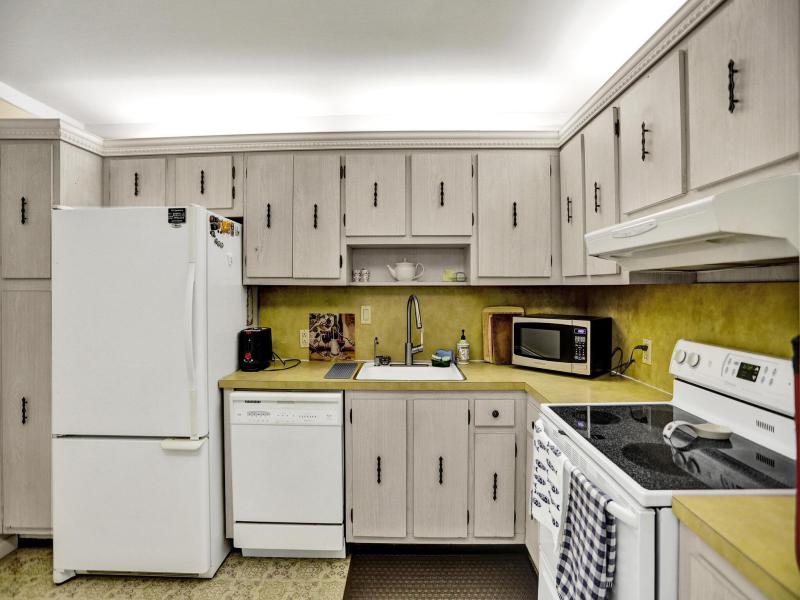  Condo & Townhome Photos