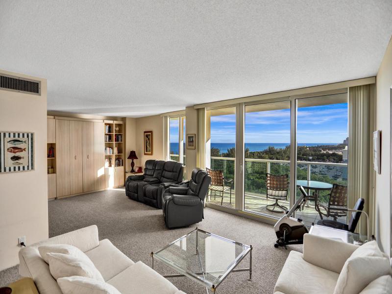  Condo & Townhome Photos