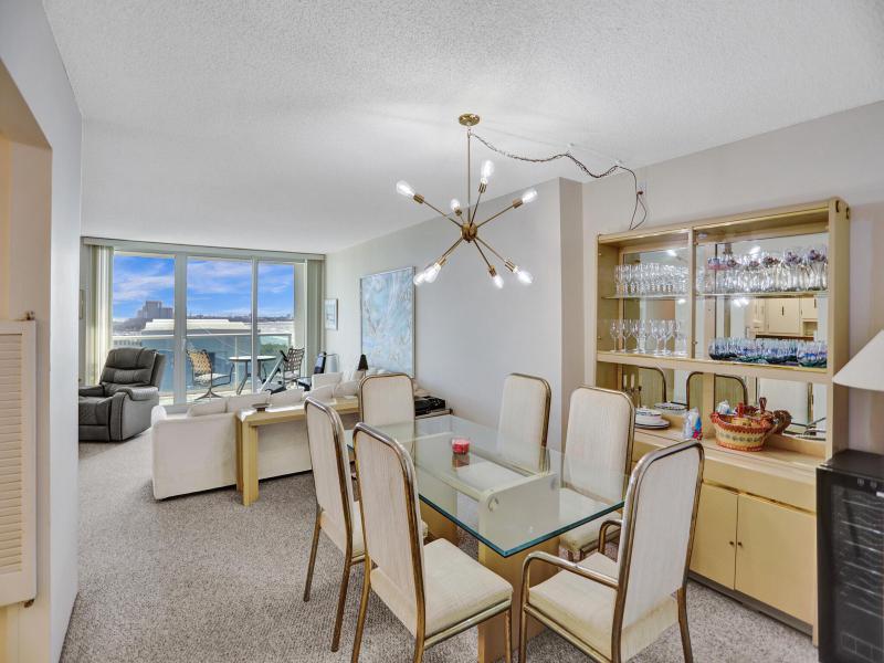  Condo & Townhome Photos