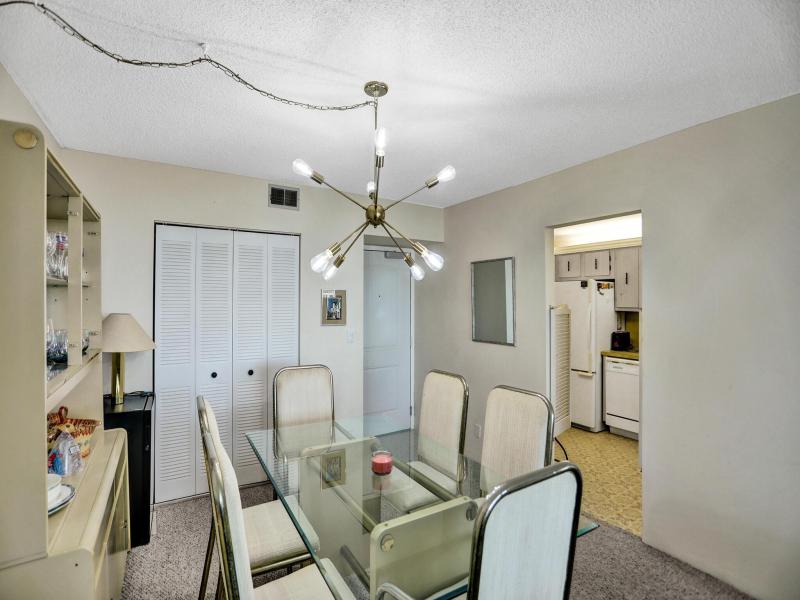  Condo & Townhome Photos