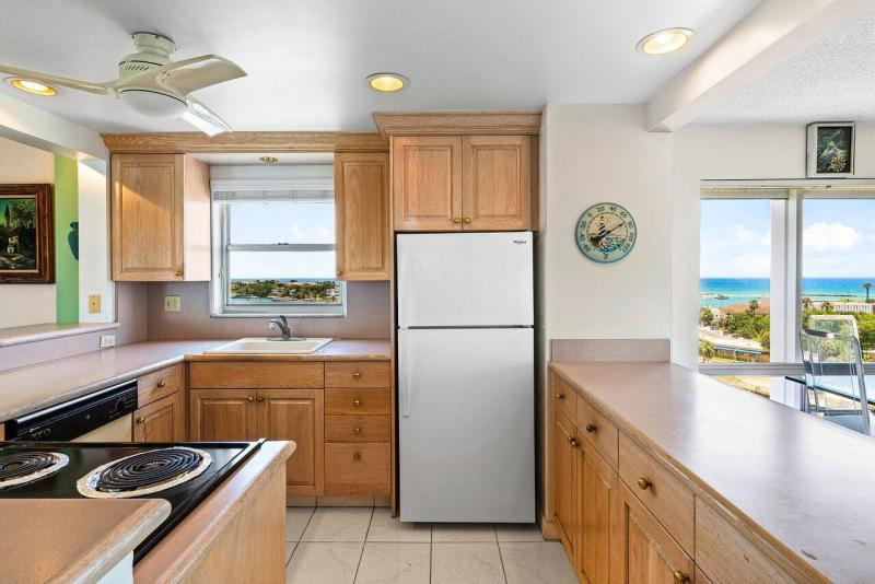  Condo & Townhome Photos