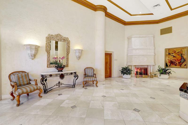  Condo & Townhome Photos