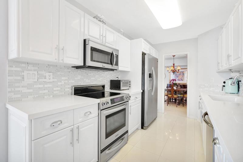  Condo & Townhome Photos