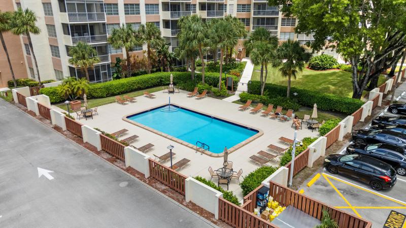  Condo & Townhome Photos