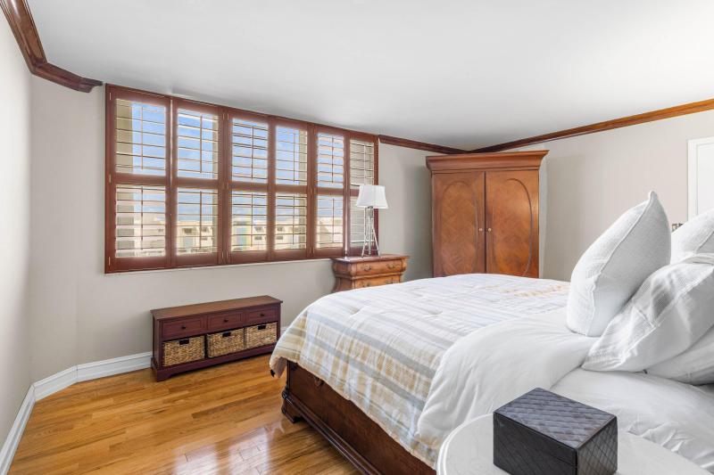  Condo & Townhome Photos