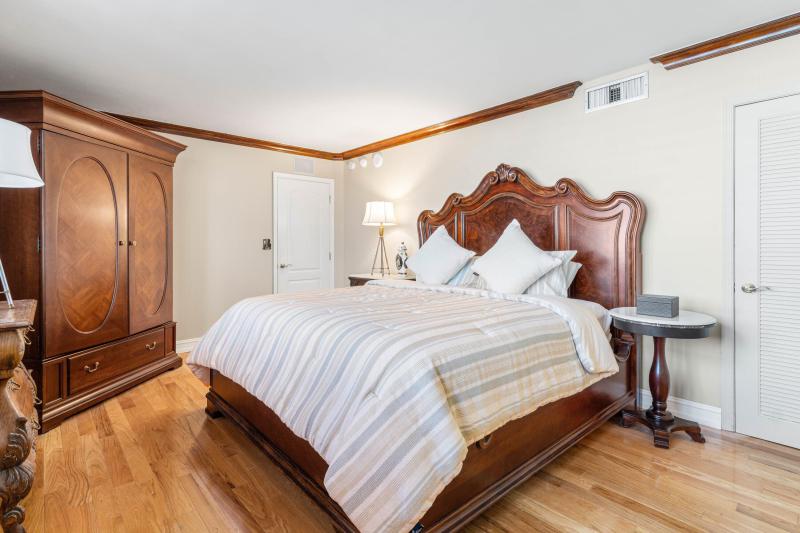  Condo & Townhome Photos