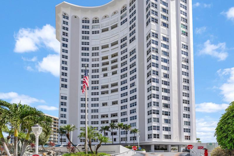  Condo & Townhome Photos