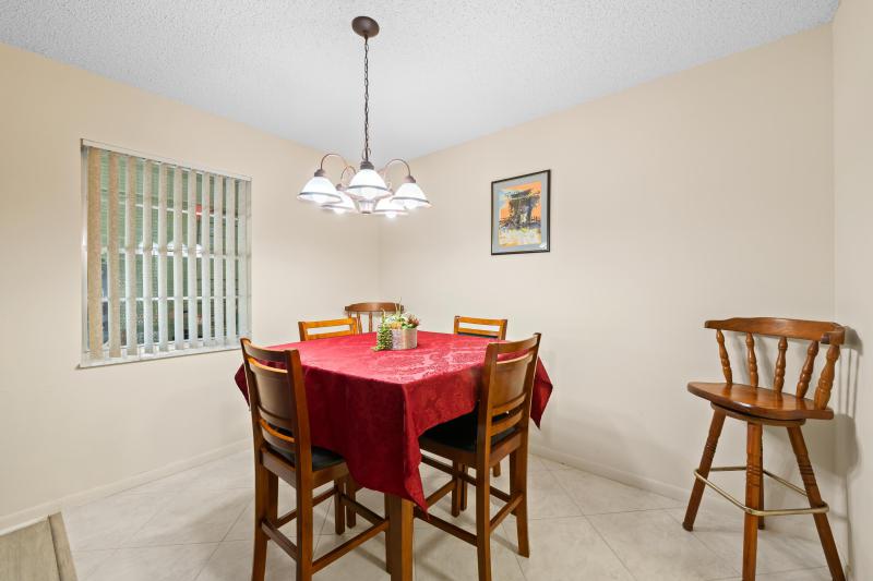  Condo & Townhome Photos