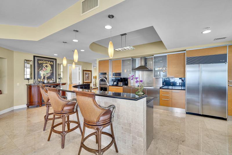  Condo & Townhome Photos