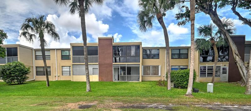  Condo & Townhome Photos