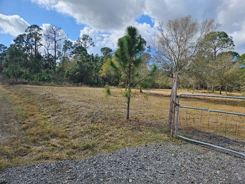  Commercial & Industrial Land Images 