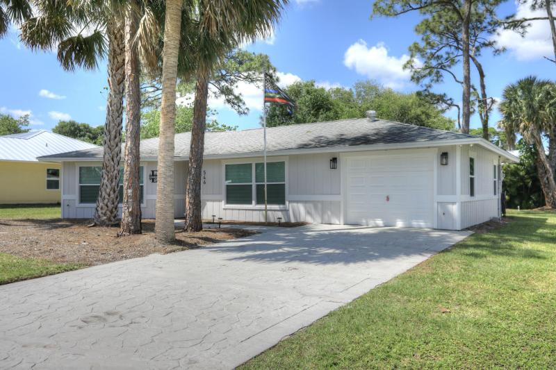  Single Family Homes Photo 2:  Sebastian,  FL 32958