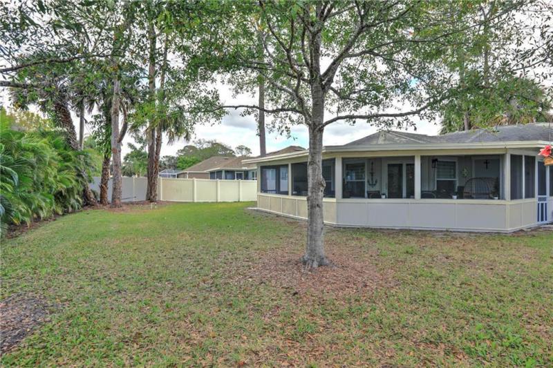  Single Family Homes Photo 7:  Sebastian,  FL 32958