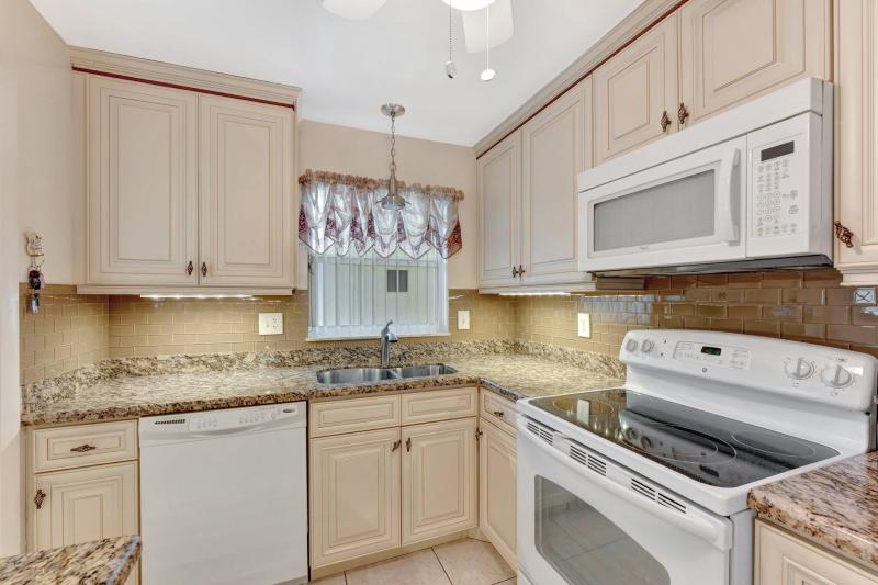  Condo & Townhome Photos