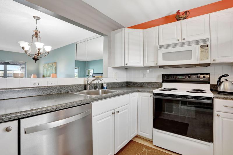  Condo & Townhome Photos