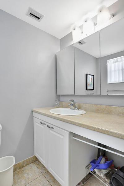  Condo & Townhome Photos