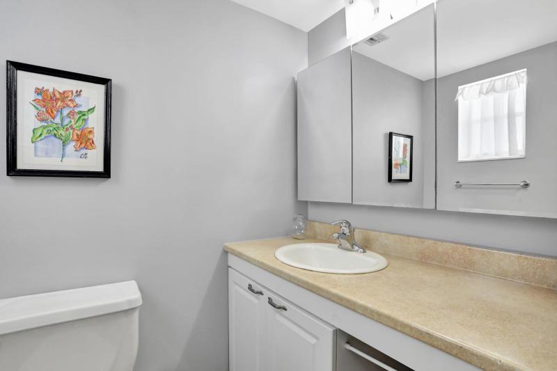  Condo & Townhome Photos