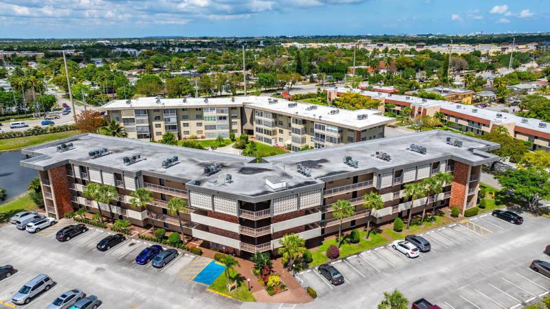 Condo & Townhome Photos